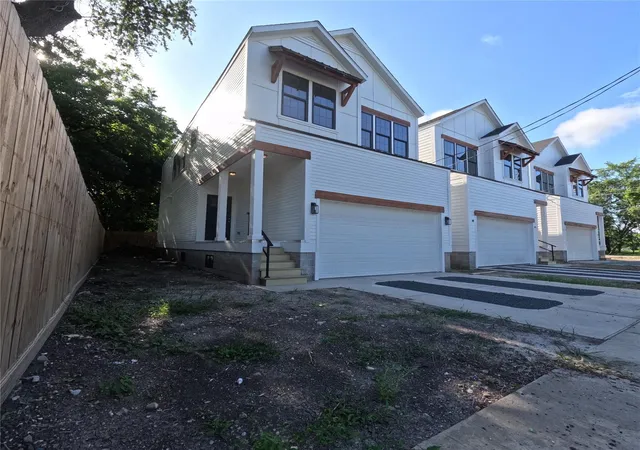 Photo 2 of Single family home for sale at 9427 Coffee St, Houston, TX 77033 | MLS# 40638874 | Listing updated on 2026-07-08