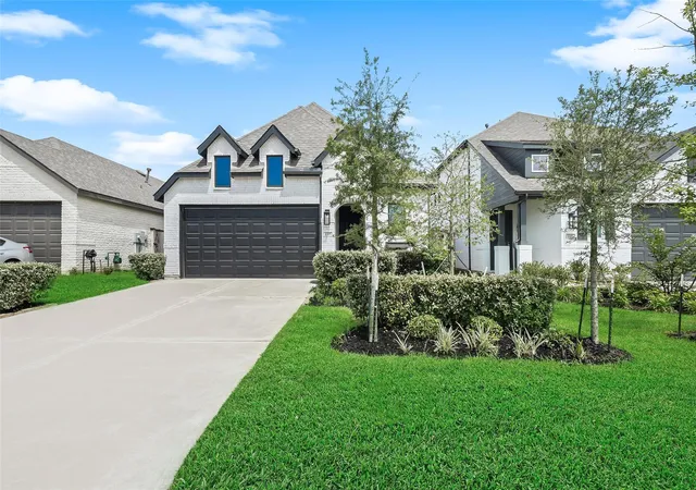 Photo 1 of Single family home for sale at 237 Trapper Crk Dr, Conroe, TX 77304 | MLS# 51832442 | Listing updated on 2026-06-20