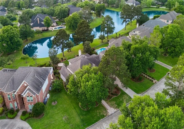 Photo 1 of Single family home for sale at 5607 Summer Snow Dr, Houston, TX 77041 | MLS# 91187690 | Listing updated on 2026-10-09