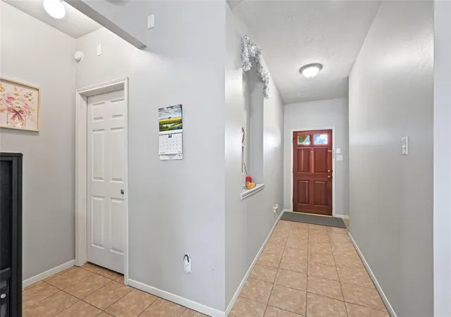 Photo 4 of Single family home for sale at 9439 Crystal Cove Cir, Houston, TX 77070 | MLS# 74363556 | Listing updated on 2026-09-01