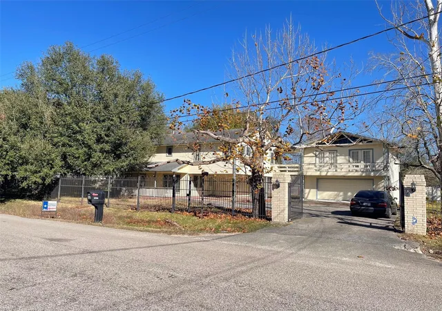 1st image of 2232 Hoskins Dr, Houston, TX 77080 | MLS# 61060408