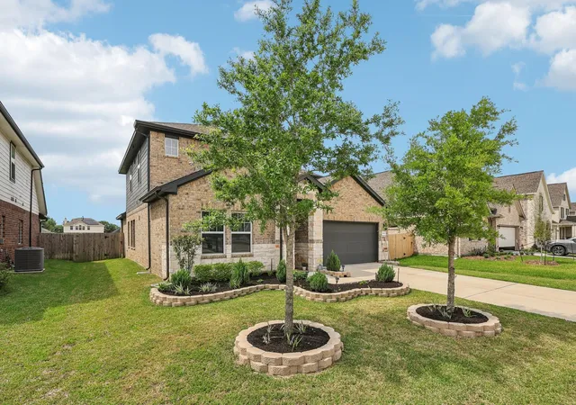 Photo 3 of Single family home for sale at 5931 Jenna Way, Rosenberg, TX 77471 | MLS# 56108227 | Listing updated on 2026-10-07