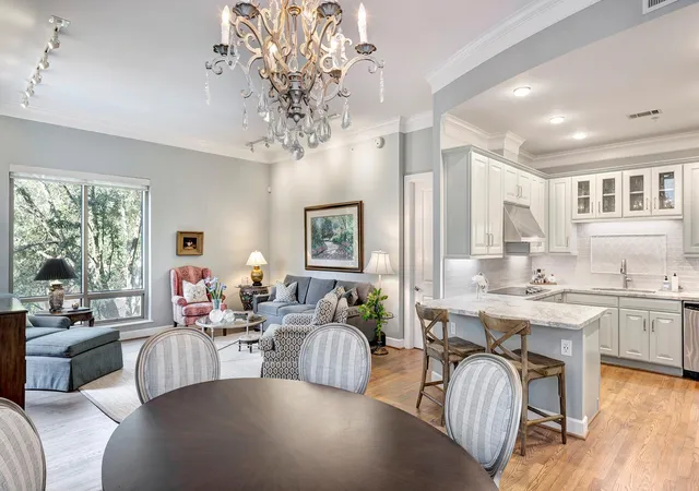 Homes for sale in Houston, TX | 2211 Briarglen Dr #305, Houston, TX 77027 | MLS# 34388968