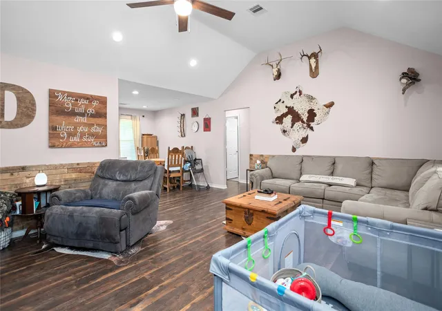 2nd image of 295 Garden City Rd, Livingston, TX 77351 | MLS# 67979606
