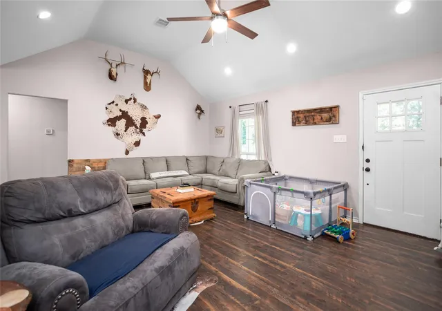 3rd image of 295 Garden City Rd, Livingston, TX 77351 | MLS# 67979606