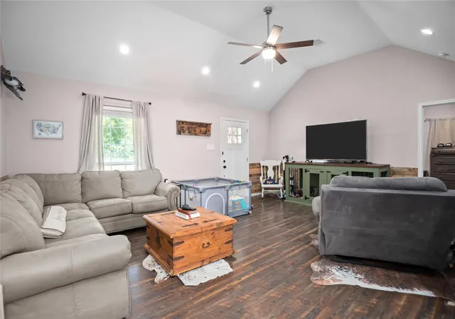 4th image of 295 Garden City Rd, Livingston, TX 77351 | MLS# 67979606