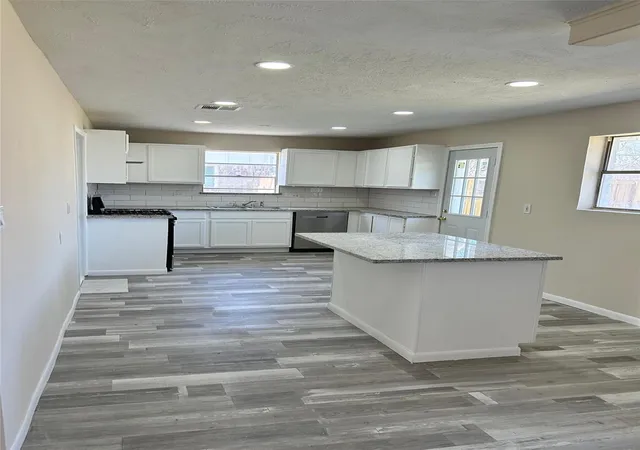 Photo 2 of Single family home for sale at 3822 Ebbtide Dr, Houston, TX 77045 | MLS# 13848136 | Listing updated on 2026-08-11