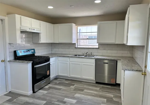 Photo 3 of Single family home for sale at 3822 Ebbtide Dr, Houston, TX 77045 | MLS# 13848136 | Listing updated on 2026-08-11