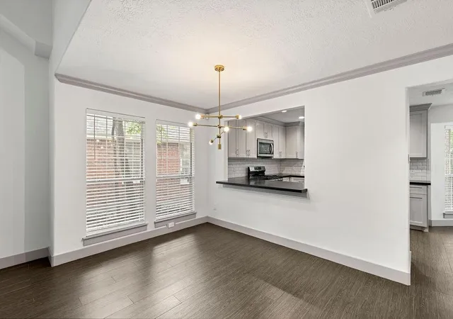 Photo 3 of Single family home for sale at 39 W Tallowberry Dr, The Woodlands, TX 77381 | MLS# 55525939 | Listing updated on 2026-08-28