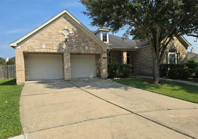Photo 2 of Single family home for sale at 2414 Hidden Park Ct, Richmond, TX 77469 | MLS# 44012139 | Listing updated on 2026-09-11