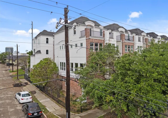 2nd image of 4120 Driscoll St, Houston, TX 77098 | MLS# 59414812