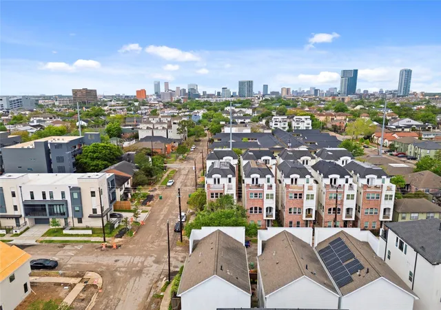 3rd image of 4120 Driscoll St, Houston, TX 77098 | MLS# 59414812