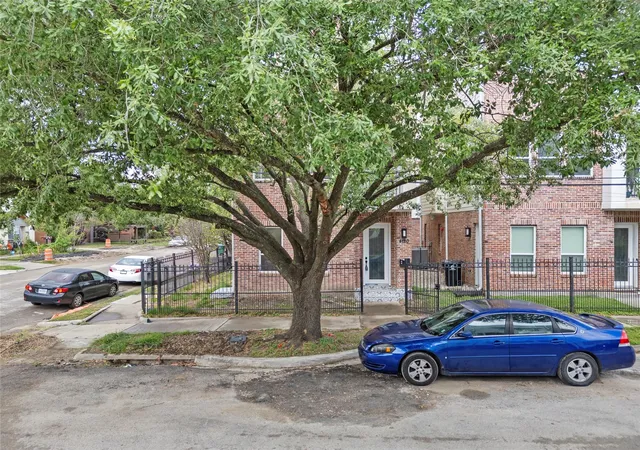 4th image of 4120 Driscoll St, Houston, TX 77098 | MLS# 59414812