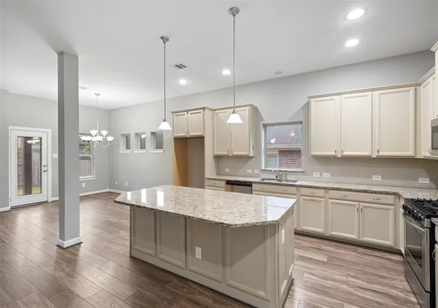Photo 4 of Single family home for sale at 262 Pleasant Hl Way, Conroe, TX 77304 | MLS# 67571314 | Listing updated on 2026-09-14