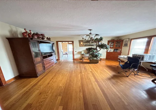 Photo 3 of Sale Pending at 203 W Park Ln, Pasadena, TX 77506 | MLS# 47599979 | Listing updated on 2026-09-09
