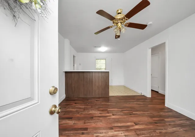 image of 132 Hoffman St, Houston, TX 77020 | MLS# 70757974