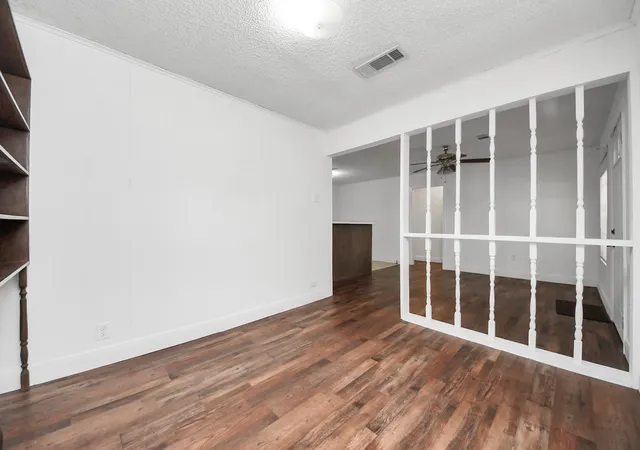 image of 132 Hoffman St, Houston, TX 77020 | MLS# 70757974