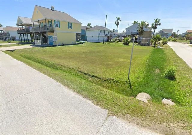 Photo 2 of Land for sale at 4118 Grayson Dr, Galveston, TX 77554 | MLS# 14091350 | Listing updated on 2026-06-16