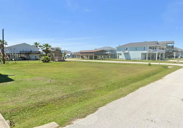 Photo 3 of Land for sale at 4118 Grayson Dr, Galveston, TX 77554 | MLS# 14091350 | Listing updated on 2026-06-16