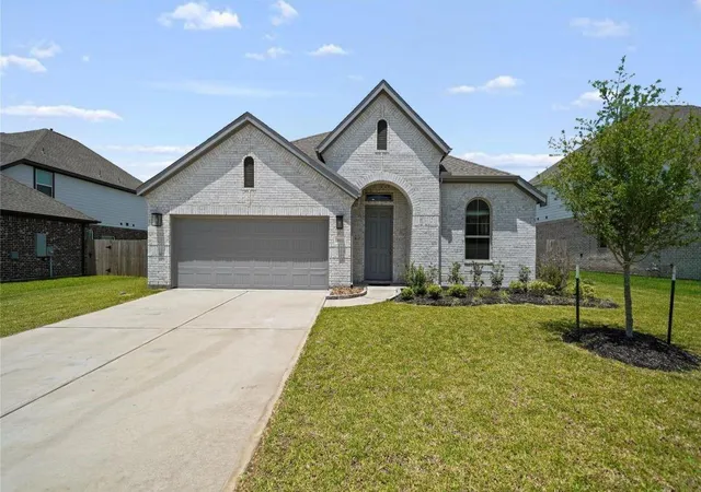 Photo 1 of Single family home for sale at 5811 Dublin Ln, Pearland, TX 77581 | MLS# 50540192 | Listing updated on 2026-06-16