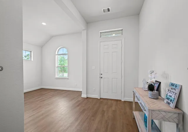 Photo 3 of Single family home for sale at 5811 Dublin Ln, Pearland, TX 77581 | MLS# 50540192 | Listing updated on 2026-06-16