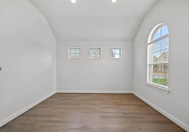 Photo 4 of Single family home for sale at 5811 Dublin Ln, Pearland, TX 77581 | MLS# 50540192 | Listing updated on 2026-06-16