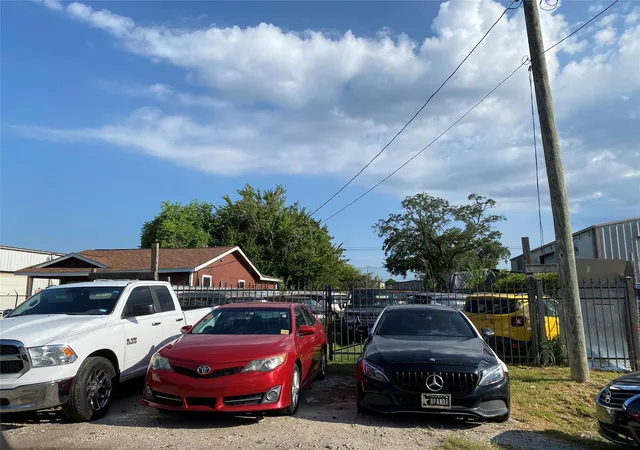 Photo 1 of Land for sale at 0 Antelope Dr, Houston, TX 77063 | MLS# 39398250 | Listing updated on 2026-08-28