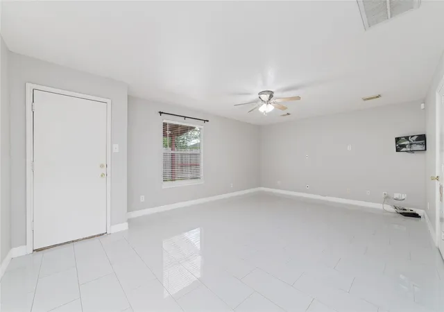 5th image of 10831 Cayman Mist Dr, Houston, TX 77075 | MLS# 56195007