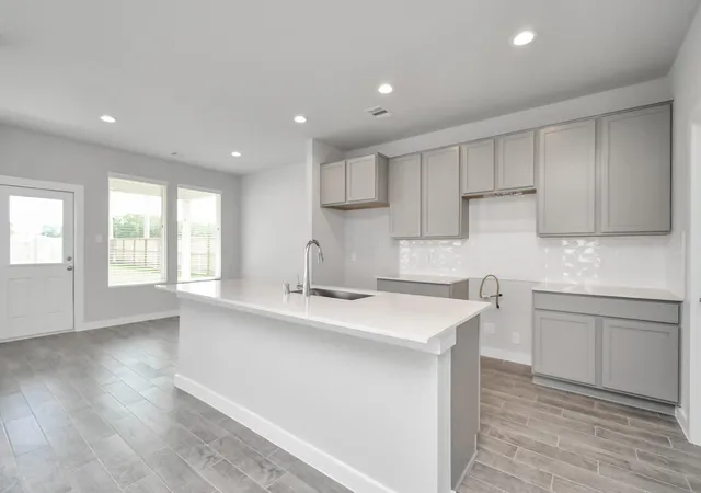 5th image of 18514 Athena Flower Dr, Fresno, TX 77545 | MLS# 91692201