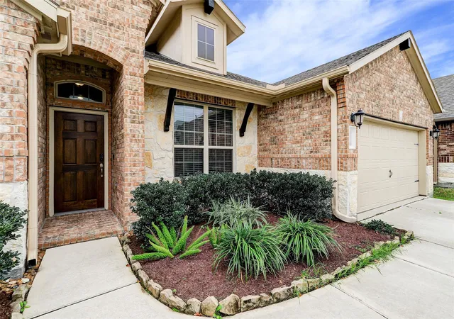 Photo 3 of Single family home for sale at 12110 Allington Cvs Ln, Humble, TX 77346 | MLS# 11809869 | Listing updated on 2026-09-18
