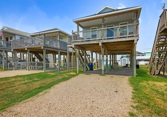 Homes for sale in Surfside Beach, TX | 1110 Treaty Dr, Surfside Beach, TX 77541 | MLS# 14587374