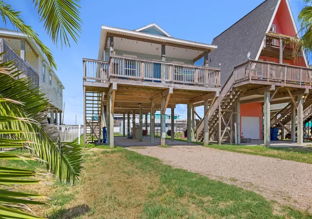 Homes for sale in Surfside Beach, TX | 1110 Treaty Dr, Surfside Beach, TX 77541 | MLS# 14587374