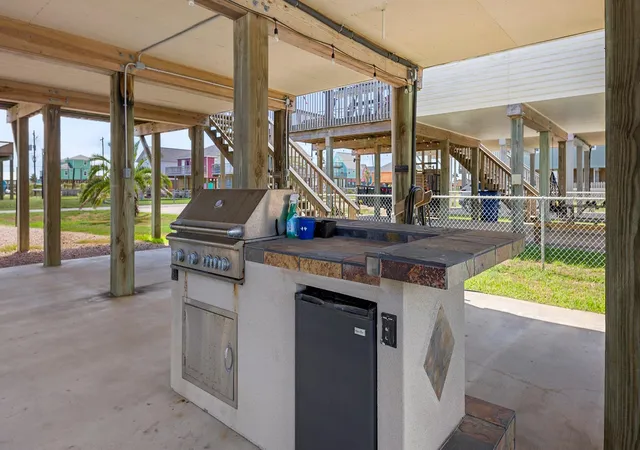 Homes for sale in Surfside Beach, TX | 1110 Treaty Dr, Surfside Beach, TX 77541 | MLS# 14587374