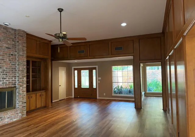3rd image of 2019 Plantation Dr, Richmond, TX 77406 | MLS# 70124482