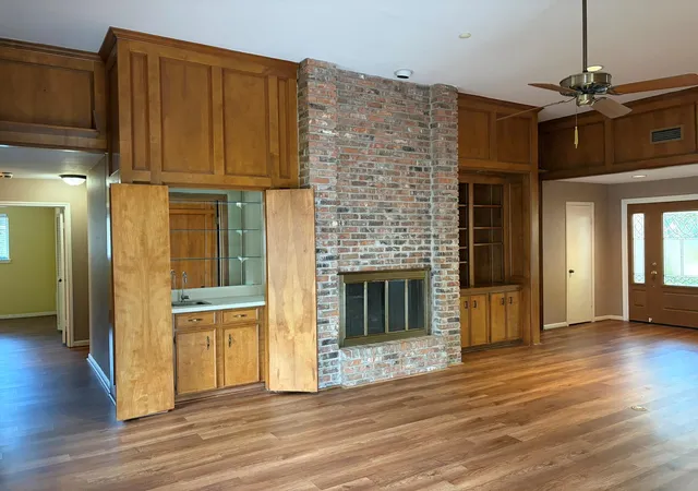 4th image of 2019 Plantation Dr, Richmond, TX 77406 | MLS# 70124482