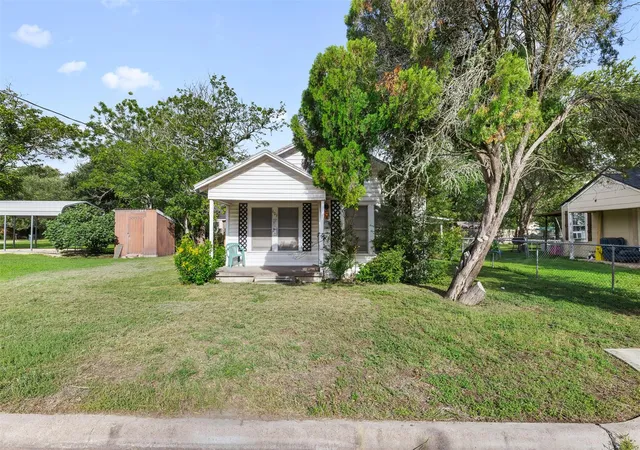 Homes for sale in Weimar, TX | 603 N Mechanic St, Weimar, TX 78962 | MLS# 65954429