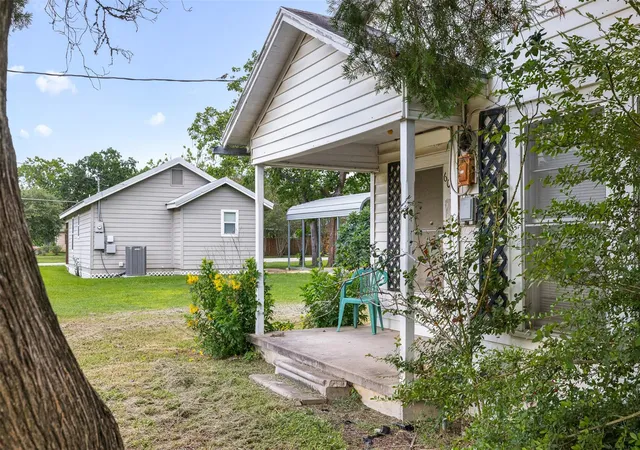 Photo 3 of Single family home for sale at 603 N Mechanic St, Weimar, TX 78962 | MLS# 65954429 | Listing updated on 2026-08-31