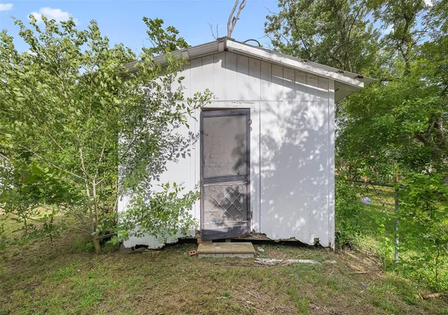 Photo 4 of Single family home for sale at 603 N Mechanic St, Weimar, TX 78962 | MLS# 65954429 | Listing updated on 2026-08-31