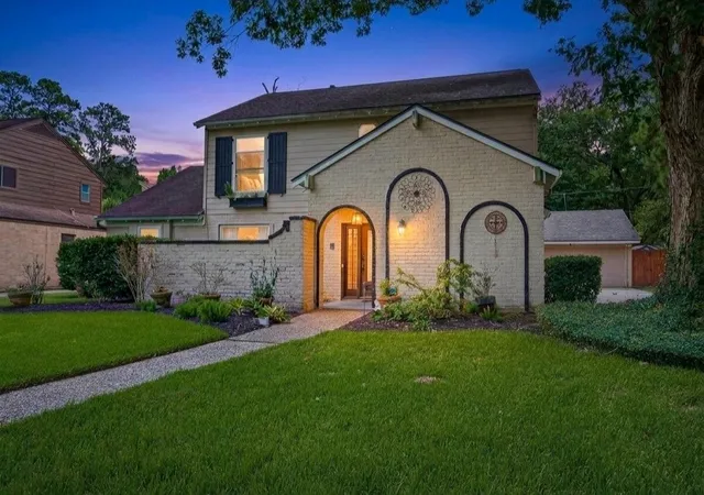 Photo 1 of Single family home for sale at 11523 Quail Crk Dr, Houston, TX 77070 | MLS# 28675295 | Listing updated on 2026-08-22