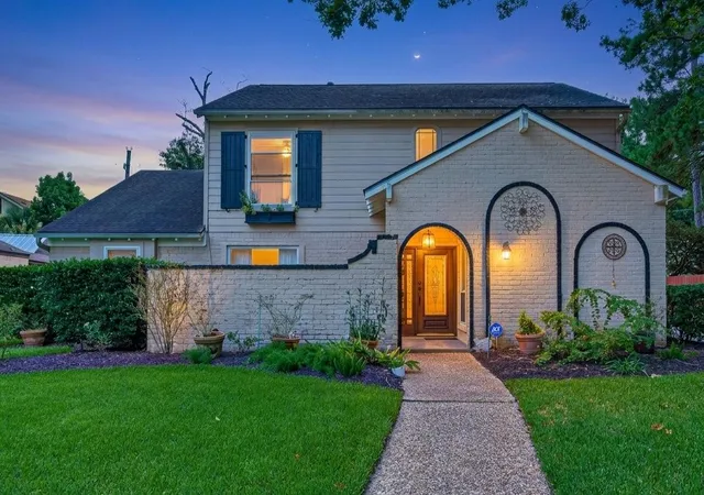 Photo 2 of Single family home for sale at 11523 Quail Crk Dr, Houston, TX 77070 | MLS# 28675295 | Listing updated on 2026-08-22