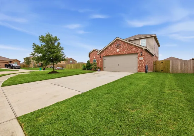 Homes for sale in Rosharon, TX | 1130 Hinged Opal Dr, Rosharon, TX 77583 | MLS# 86894768