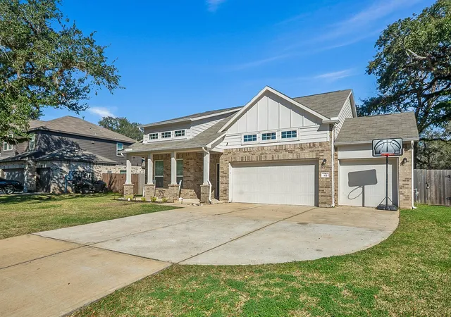 2nd image of 322 Wellshire Dr, West Columbia, TX 77486 | MLS# 75731556