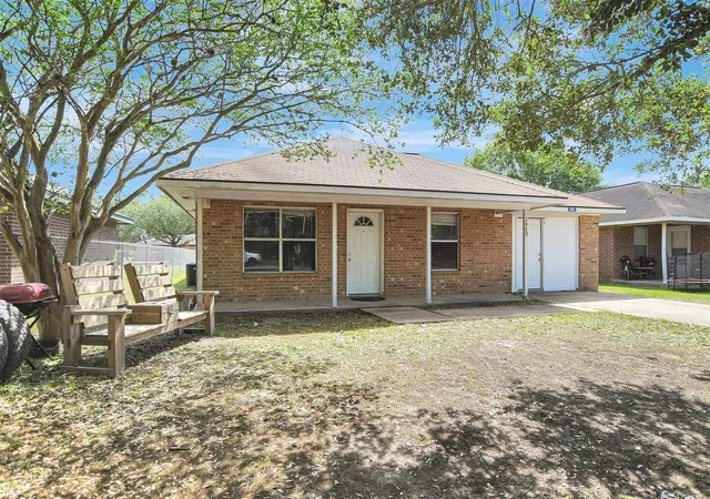 Homes for sale in Hempstead, TX | 1920 6Th St, Hempstead, TX 77445 | MLS# 26822081