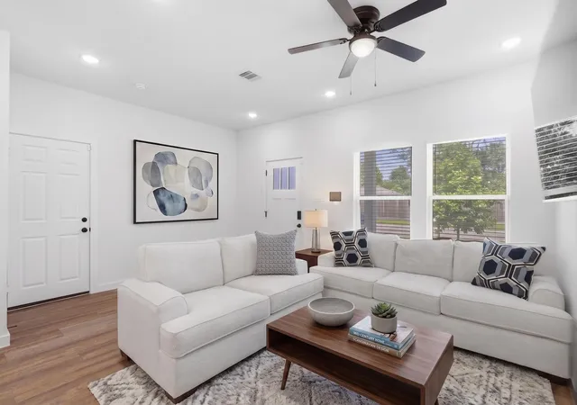 Photo 3 of Single family home for sale at 8019 Elbert St, Houston, TX 77028 | MLS# 68862862 | Listing updated on 2026-09-20