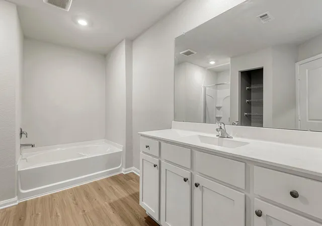 Photo 4 of Sale Pending at 8306 Sunberry Shadow Dr, Houston, TX 77016 | MLS# 89349027 | Listing updated on 2026-09-09