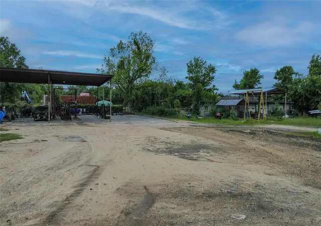 Photo 4 of Land for sale at 2940 Sadler St, Houston, TX 77093 | MLS# 2969645 | Listing updated on 2026-08-13