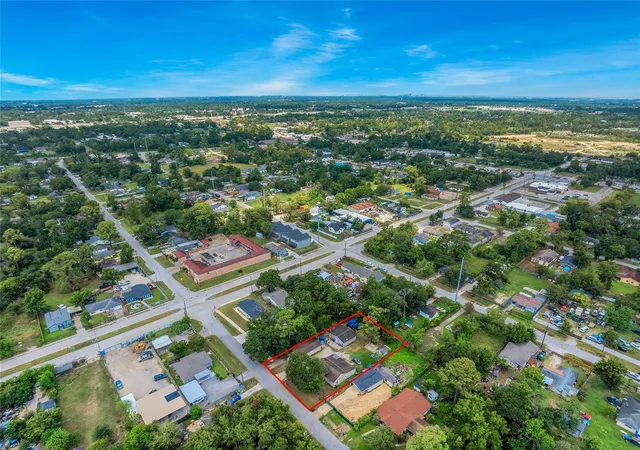 Listing Photo 4 - Condo for sale in building located at 4915 Fitch St, Houston, TX 77016