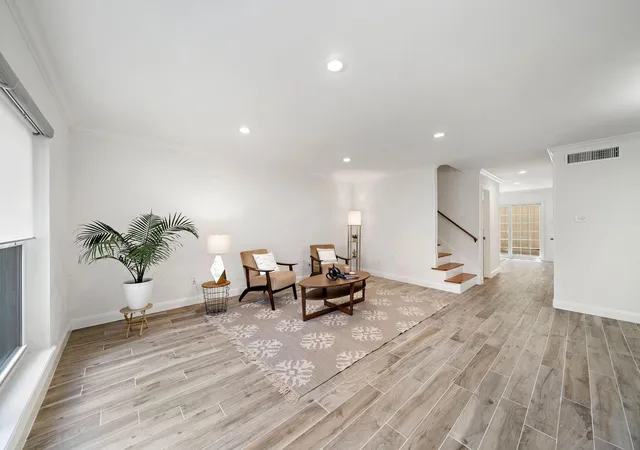 Photo 3 of Townhouse for sale at 6434 Burgoyne Rd #109, Houston, TX 77057 | MLS# 49019696 | Listing updated on 2026-08-22