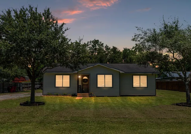 Homes for sale in Blessing, TX | 444 Avenue C, Blessing, TX 77419 | MLS# 69053111