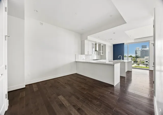 4th image of 2047 Westcreek Ln #502, Houston, TX 77027 | MLS# 20795243